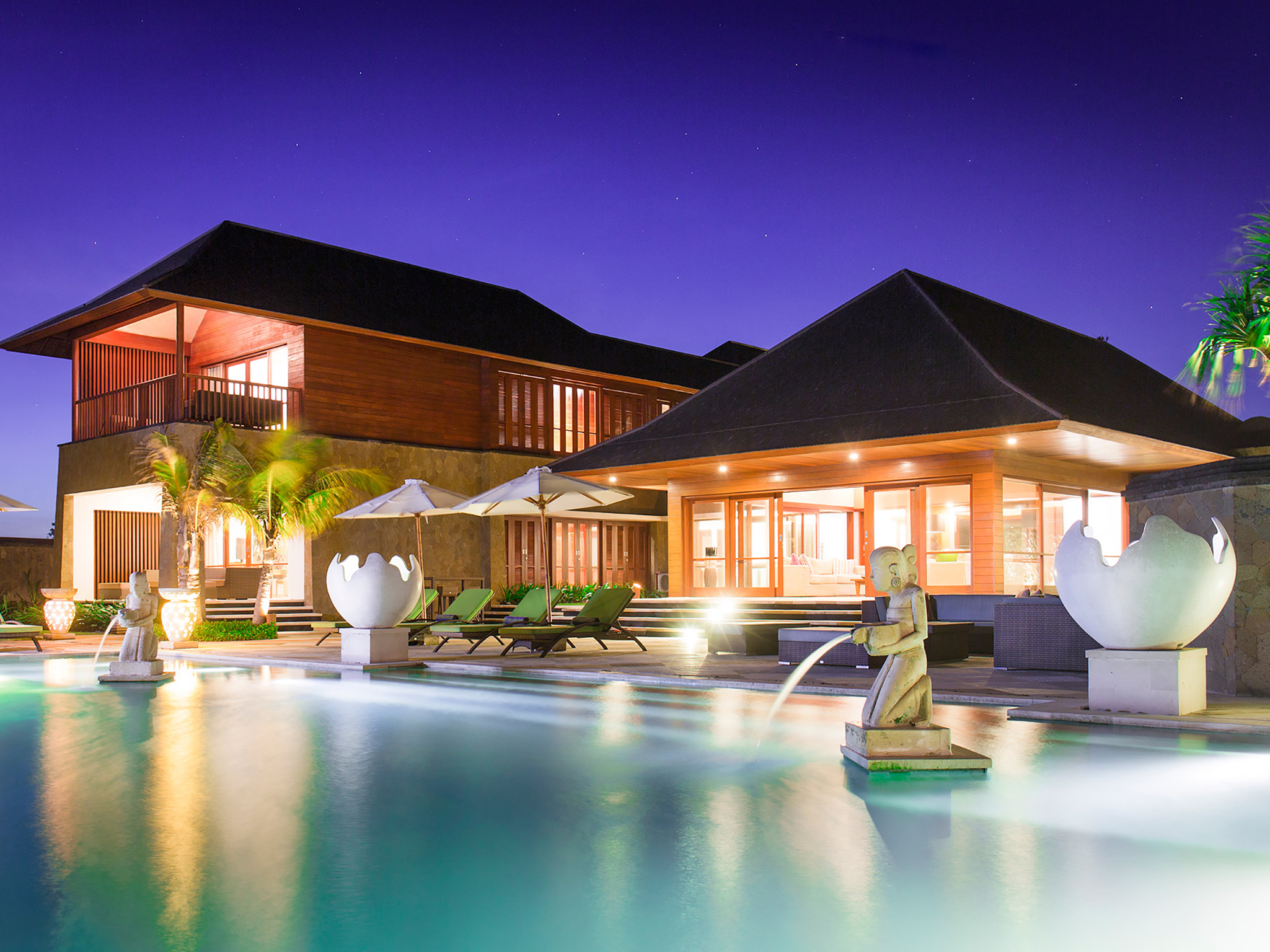 Villa Bayu Gita - Beachfront - Pool and villa at night - Bayu Gita Beach Front, Ketewel, Bali